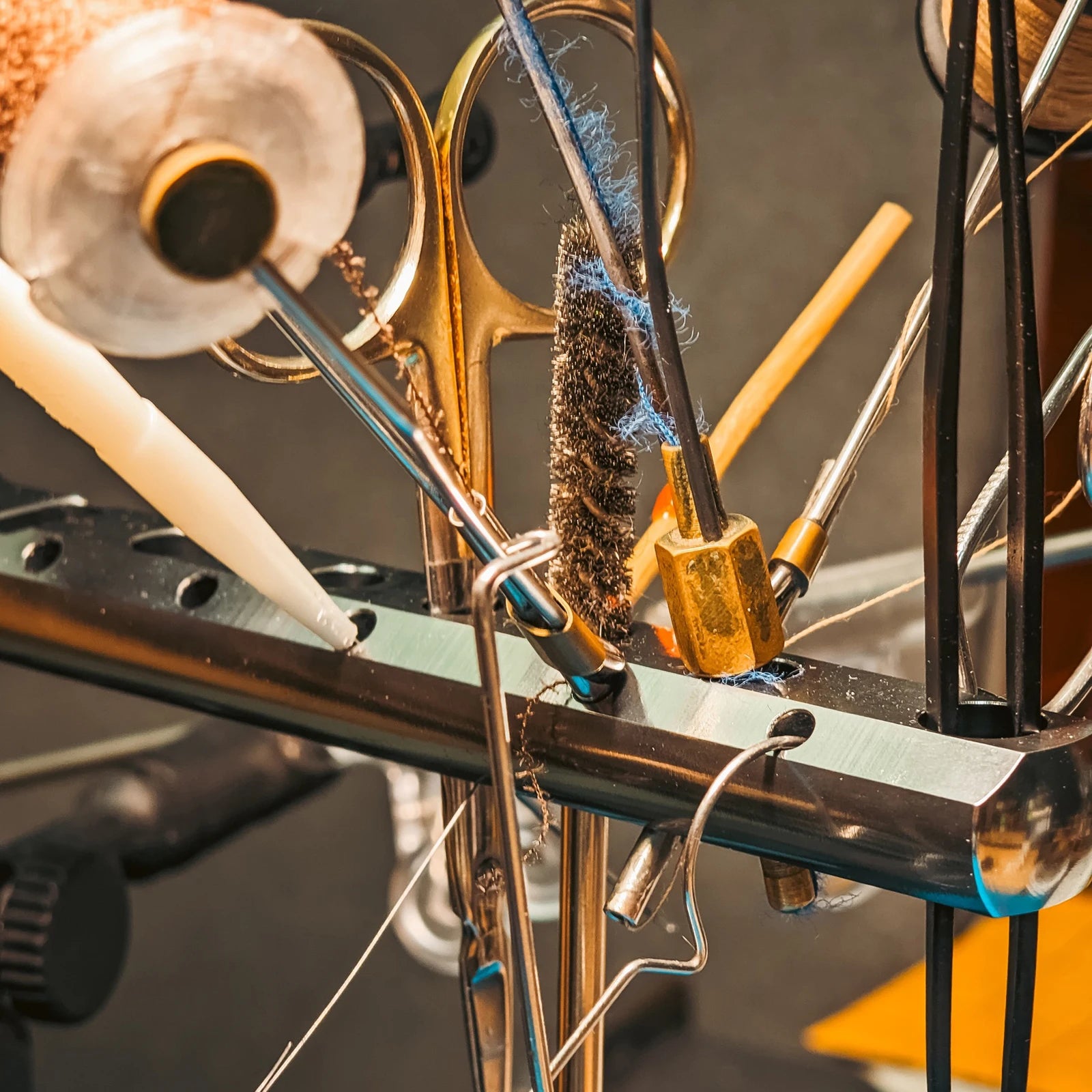 Stem-Mounted Fly Tying Tool Bar with Adjustable Holder
