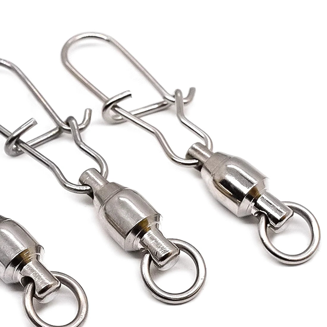 Close-up ball bearing swivel with duolock snap