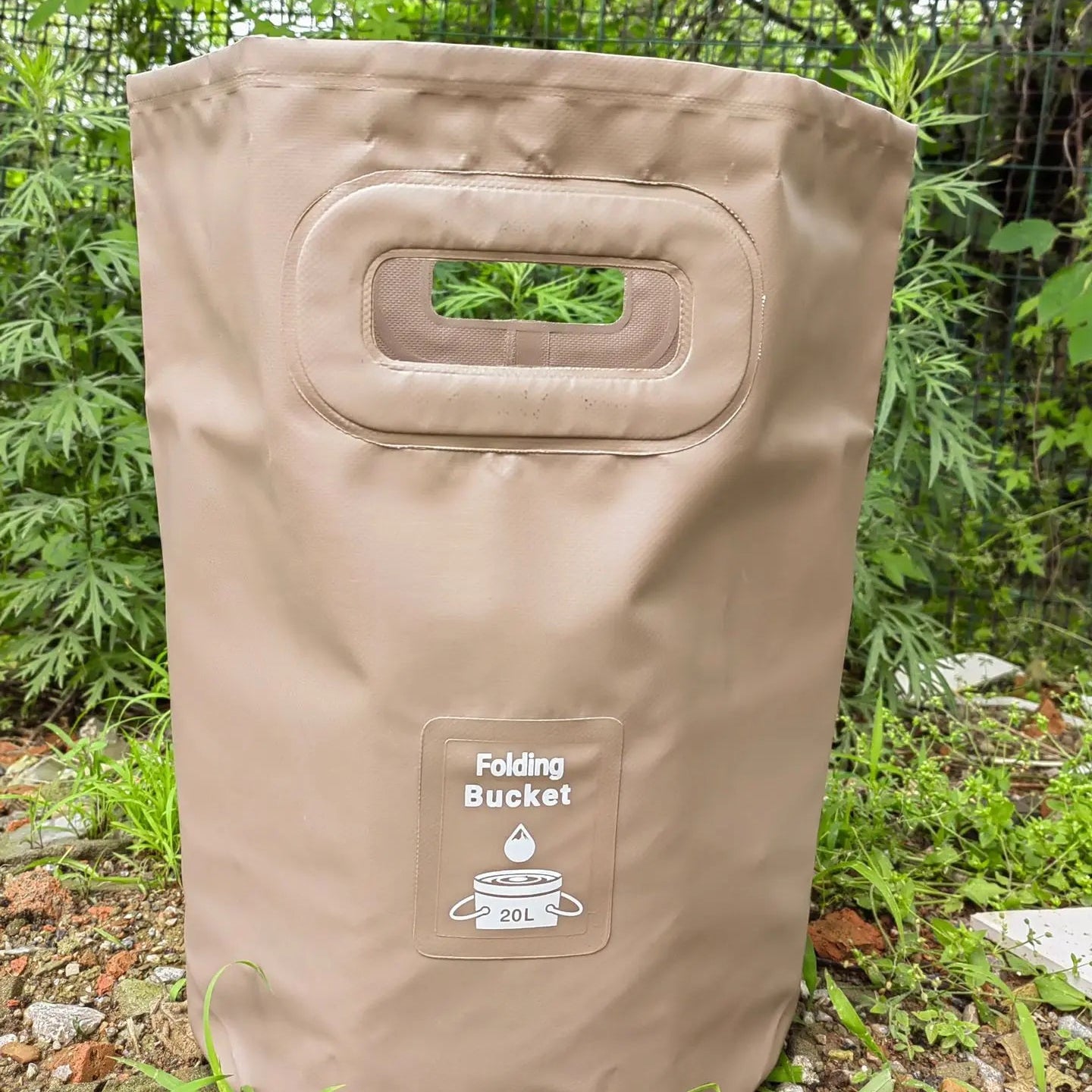 Collapsible waterproof water bucket brown