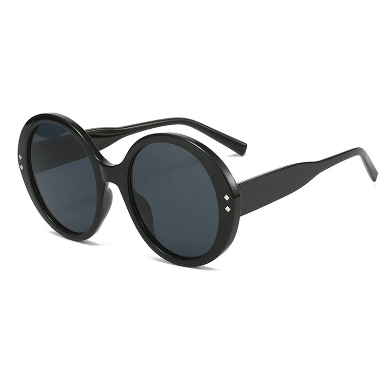 DOHOHDO classic black oversized round sunglasses with gradient UV400 lenses for travel and outdoor use