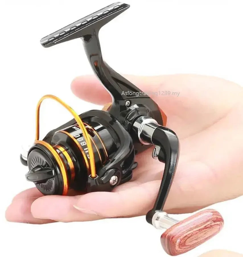 GT500 spinning reel side profile with 5.2:1 gear ratio and 100 m line capacity marking