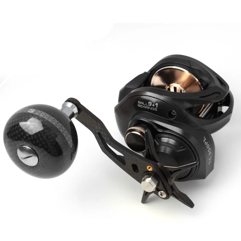 KAWA Car002 carbon fibre handle installed on silver baitcasting reel showing smooth grip and balanced fit